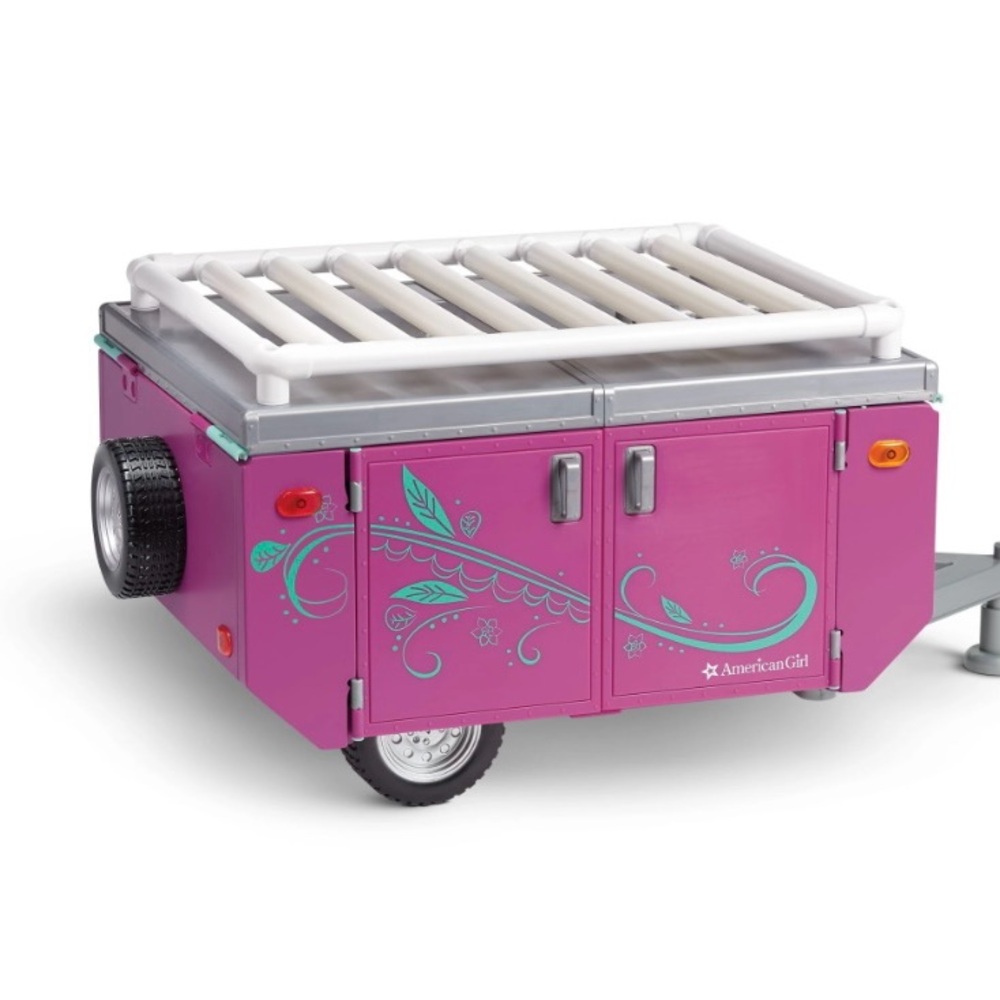 ***PRICE IS FIRM*** RETIRED American Girl Adventure Pop-Up Camper - Picture 2 of 6